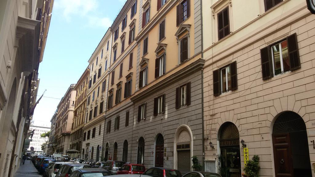 Mrs Julie Guesthouse Rome Exterior photo