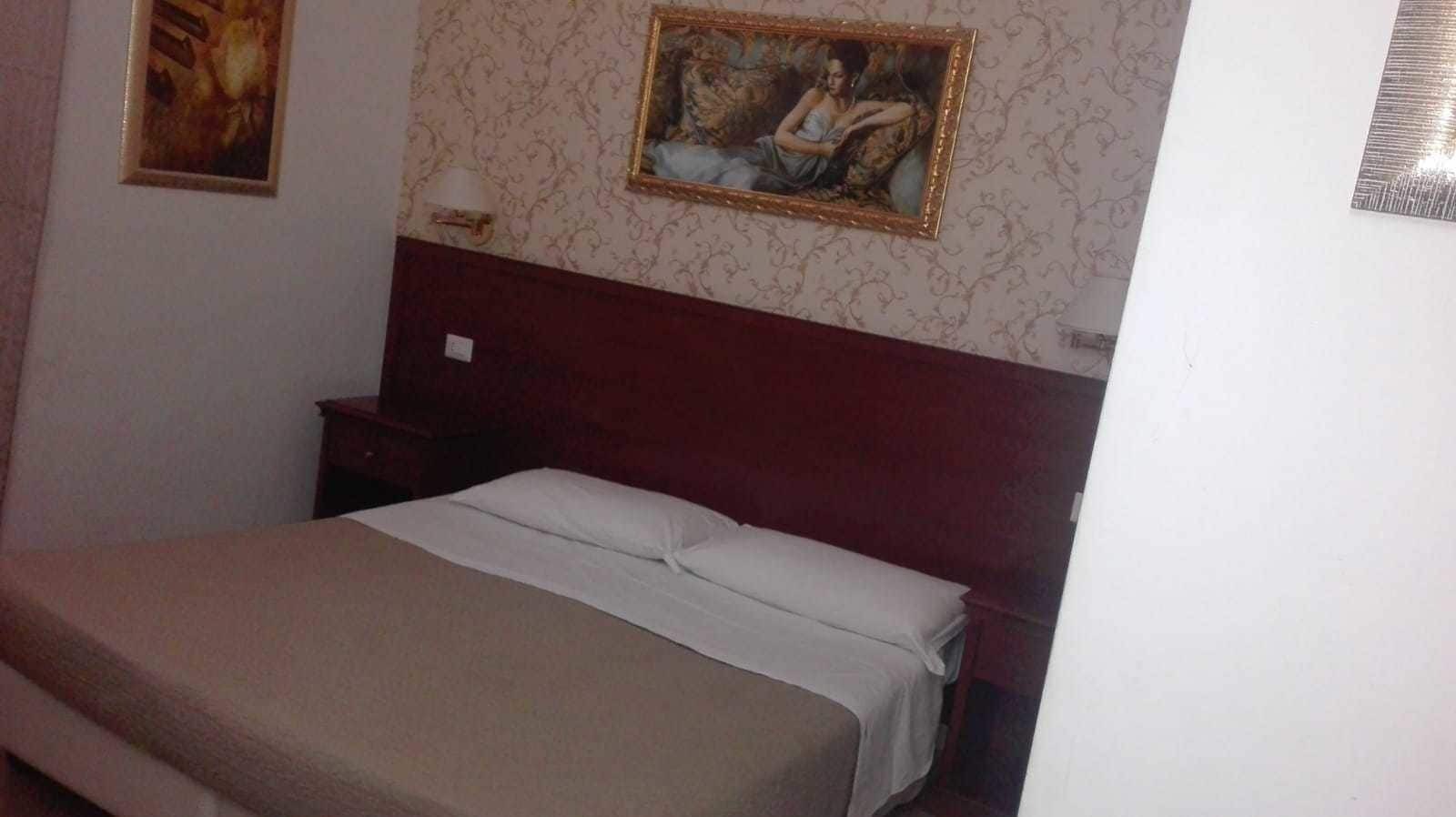Mrs Julie Guesthouse Rome Exterior photo